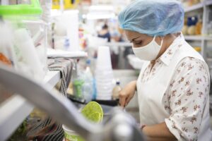 Normativa Básica Imprescindible para la Correcta Gestión Integral de Buenas Prácticas de Fabricación y Manipulación de Productos Alimenticios en un Establecimiento de Alimentación